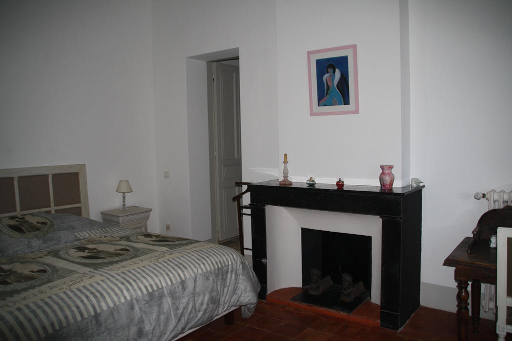 Bed and Breakfast Aux Pots Bleus Nissan-lez-Enserune Номер фото